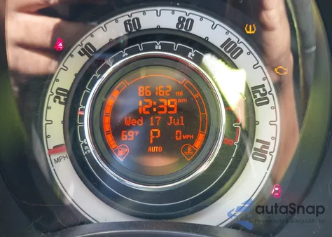 2012 Fiat 500 Lounge z USA, uszkodzony, nr VIN 3C3CFFCR4CT110571